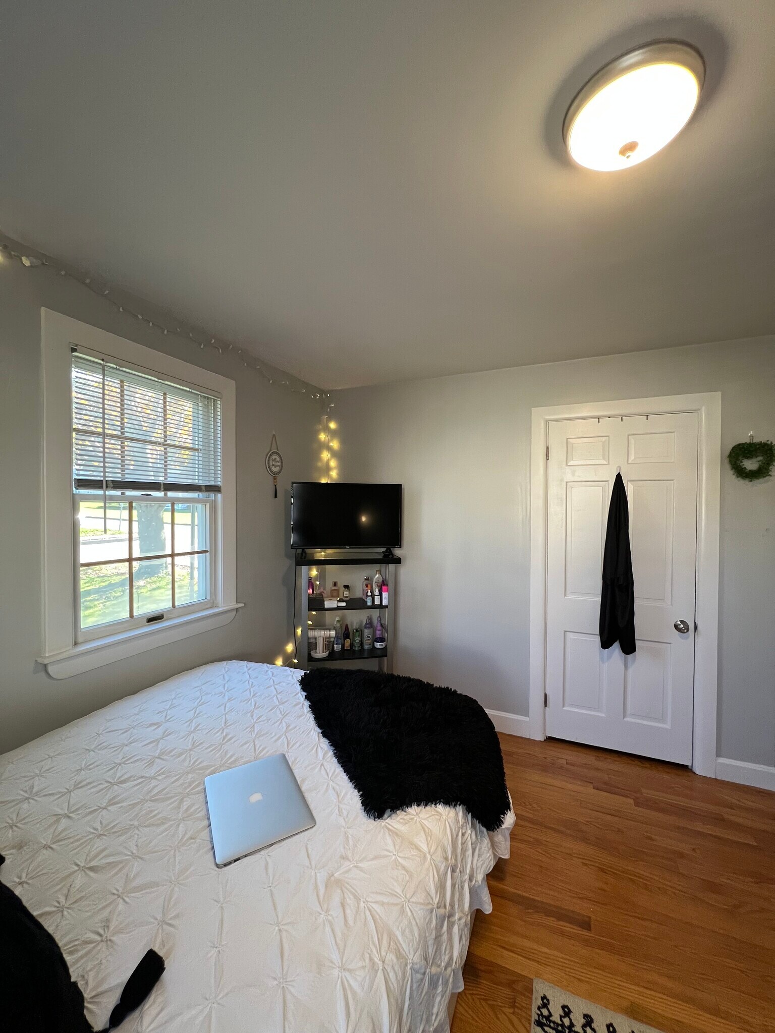 Building Photo - 65 Sherry Ave