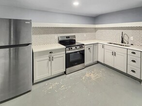 Building Photo - 3201 Ryan Ave