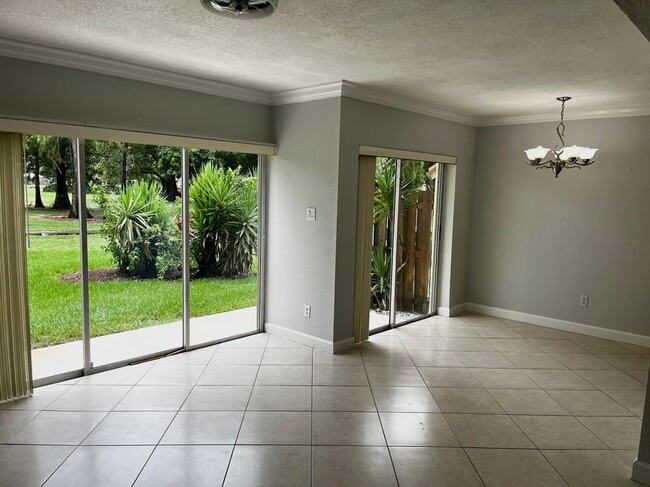 Building Photo - 8149 Lagos De Campo Blvd