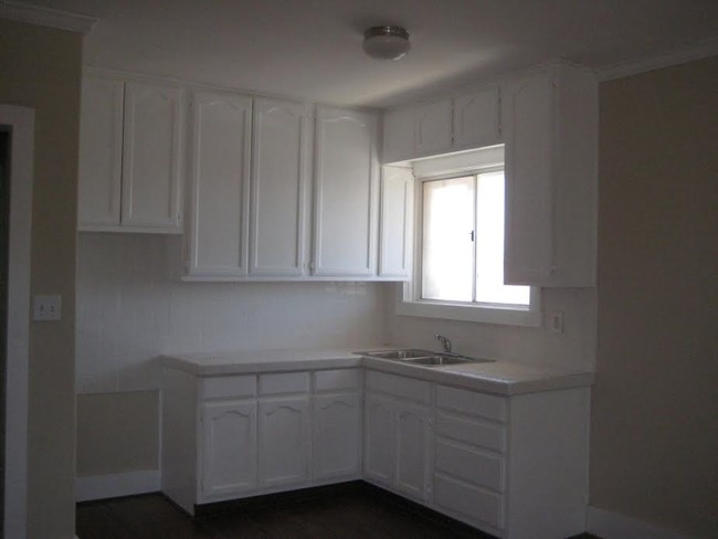 Primary Photo - 205 W Vernon Ave