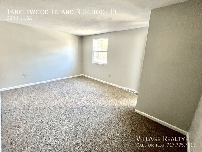 Building Photo - Spacious 2-BR Townhome in Dallastown Schoo...