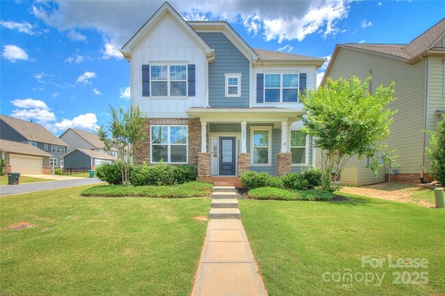 Building Photo - 3007 Silverwood Dr