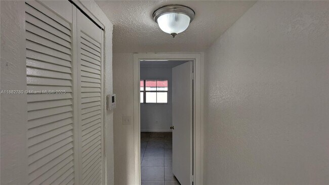 Building Photo - 8650 SW 67th Ave