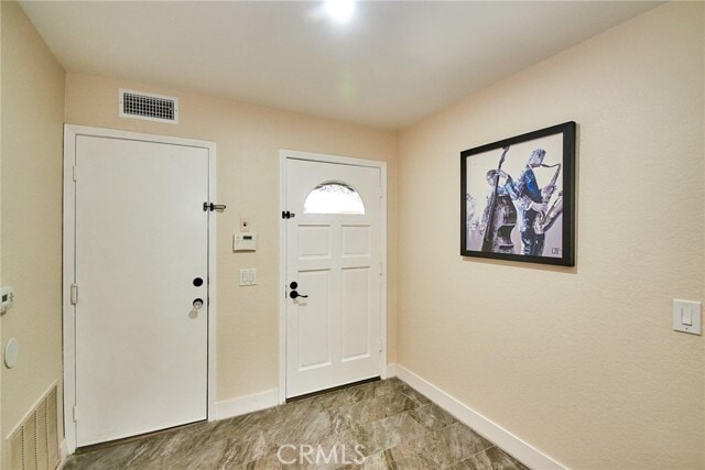 Building Photo - 950 S Rim Crest Dr