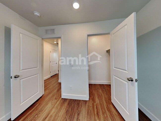 Building Photo - 678 W Bosal Dr