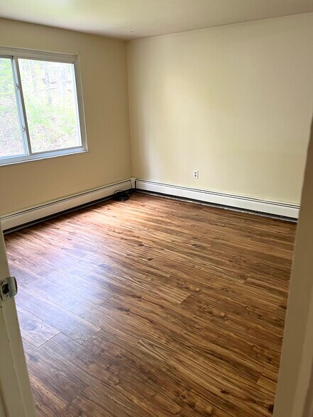 Building Photo - 116 Hickory Hill Ln