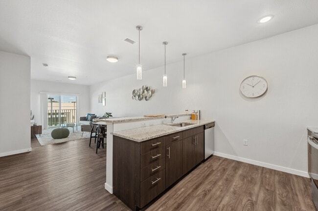 Building Photo - Stella On The Park