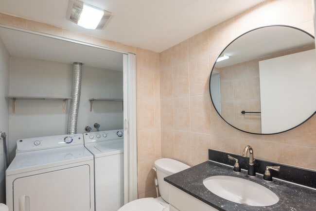 Building Photo - 1700 Embassy Dr