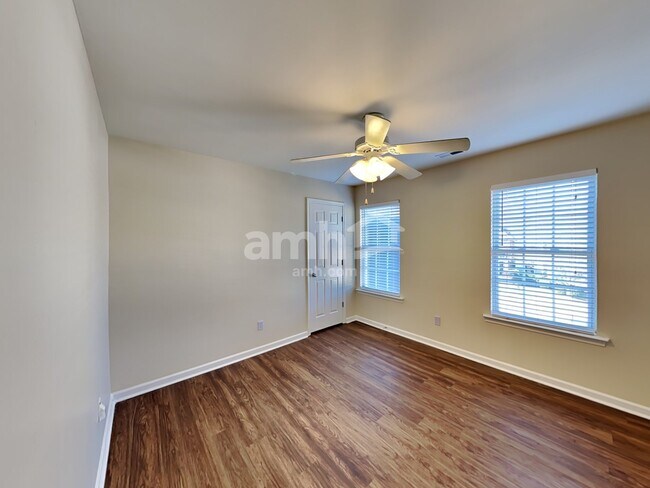 Building Photo - 105 Riverfront Pky