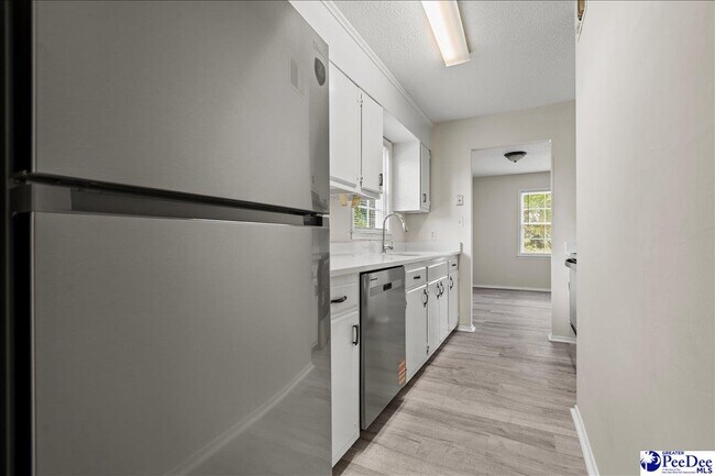 Building Photo - 319 Revell Dr