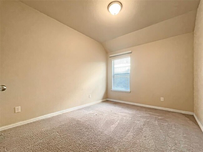 Building Photo - 2468 Millbrook Loop