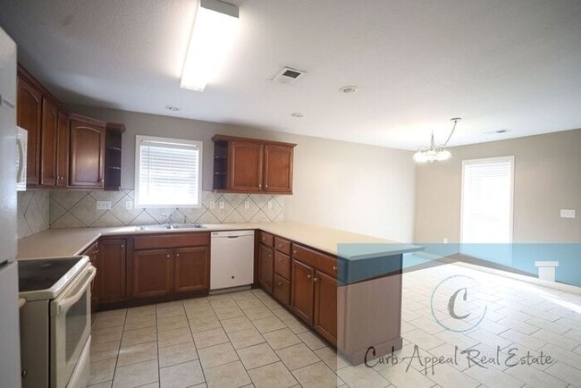 Building Photo - Beautiful 3 bed /2 bath home - Nettleton s...
