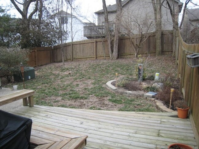 Building Photo - 2 bed + Bonus Room - Great School District...
