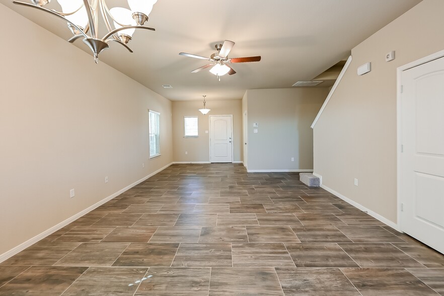 Building Photo - 7938 Tuscan Cypress Dr