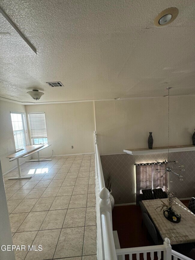 Building Photo - 12176 Dos Rios Dr