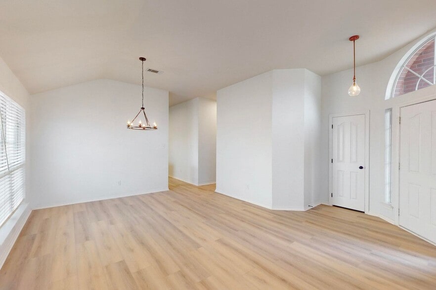 Building Photo - 4817 Valley Springs Trail