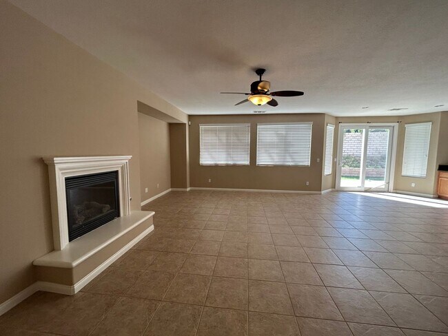 Building Photo - 15005 Via Messina Dr