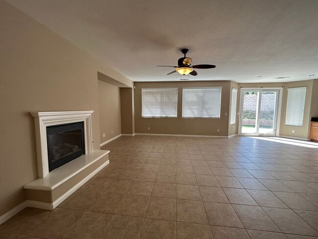 Building Photo - Gorgeous 5bd+ 3bd! Ria Bravo