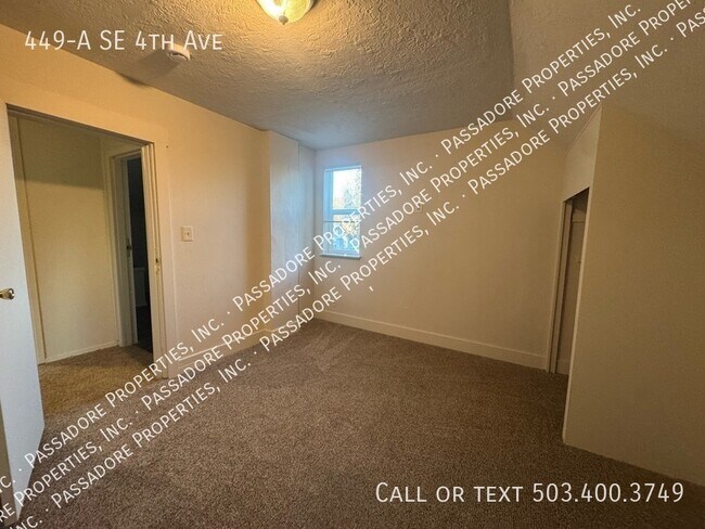 Building Photo - 449 SE 4th Ave