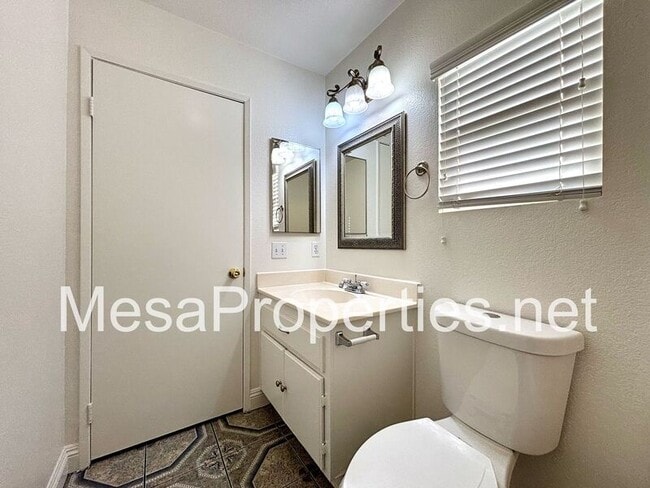 Building Photo - 10607 Moorefield Cir