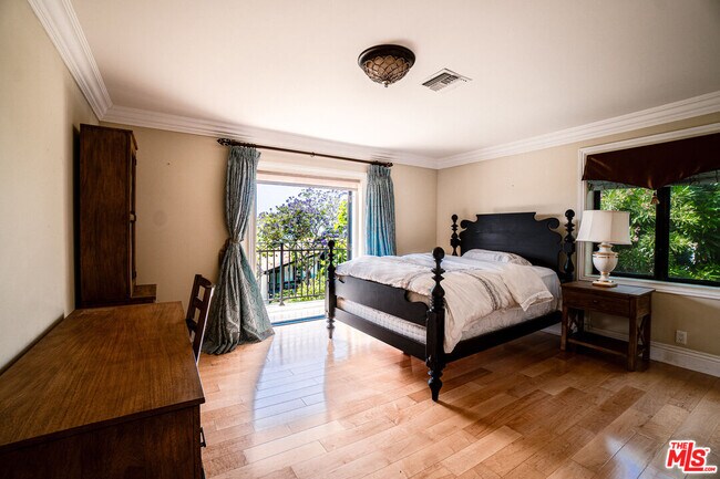 Building Photo - 1312 Via Zumaya