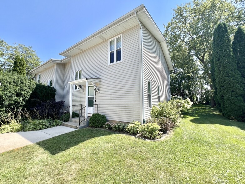 Building Photo - 2640 Blarney Stone Dr