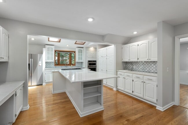 Building Photo - 4260 Reedbury Ln