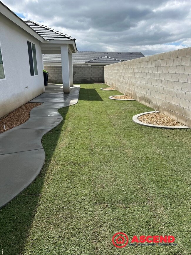 Building Photo - Stunning 4-Bedroom Home!