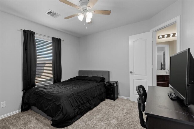 Building Photo - 32027 Steven Springs Dr