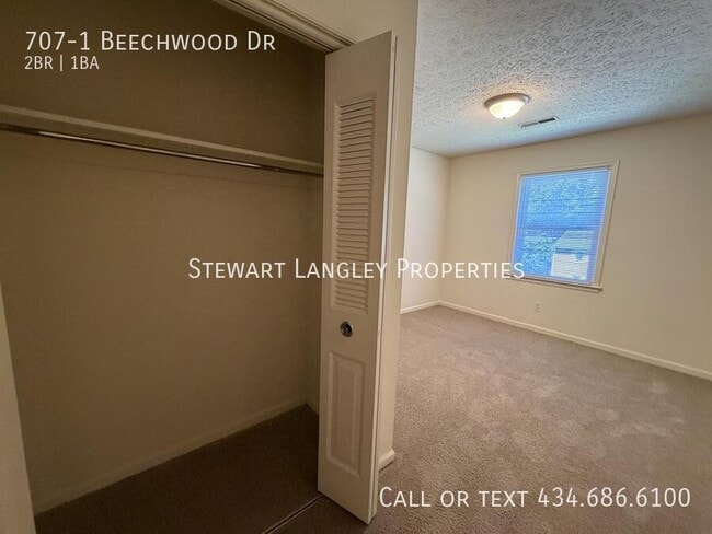 Building Photo - 707 Beechwood Dr