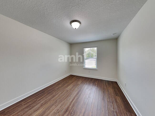 Building Photo - 5834 Hampton Creek Rd