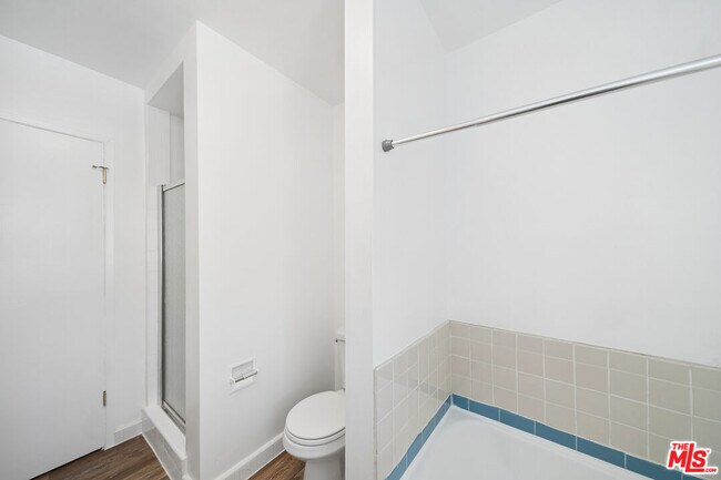 Building Photo - 1308 Havenhurst Dr