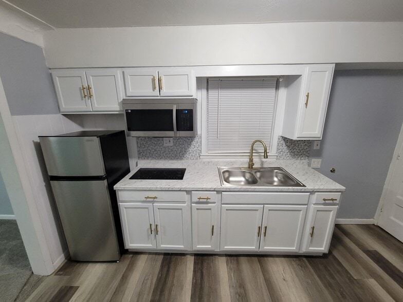 Building Photo - 1860 S Shore Blvd