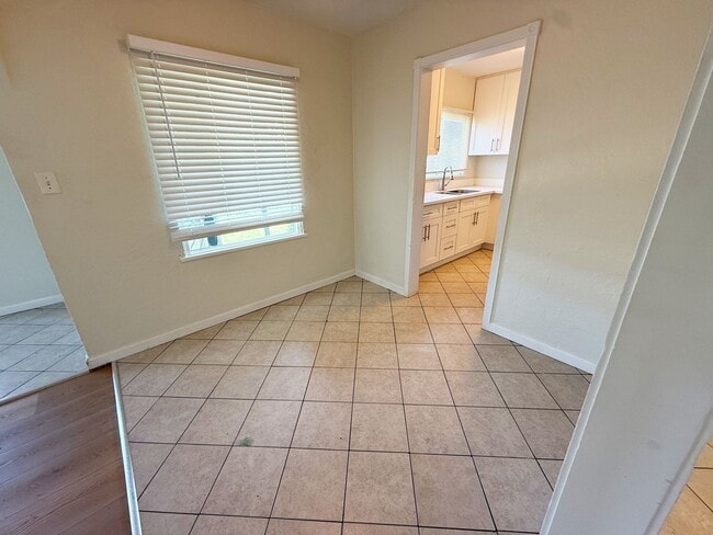 Building Photo - Updated 3 Bed/2 Bath Home For Rent!