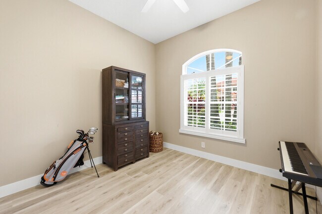 Building Photo - 2 Monterey Pointe Dr