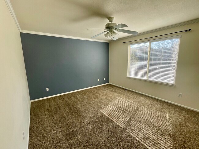 Building Photo - 1422 Hyacinth Way