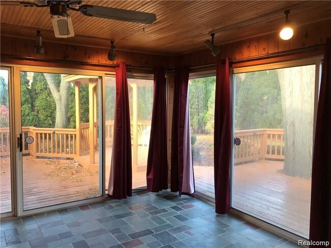 Building Photo - 35984 Scone St