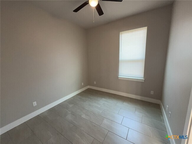 Building Photo - 5001 White Rose Dr