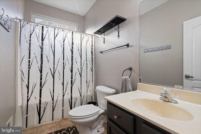 Building Photo - 523 Windermere Drive