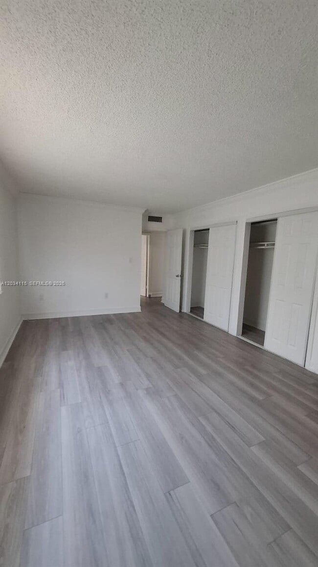 Building Photo - 6940 Miami Gardens Dr