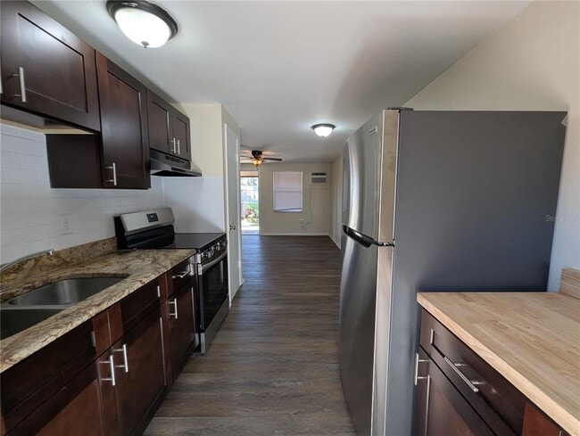 Building Photo - 1606 E Kirby St