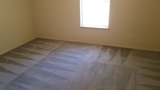 Building Photo - 7215 Upland Bend Dr