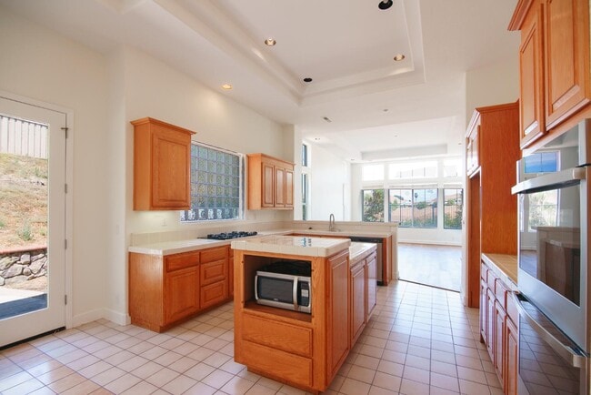 Building Photo - 26148 Legends Ct