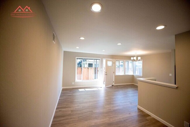 Building Photo - 1823 El Parque Ct