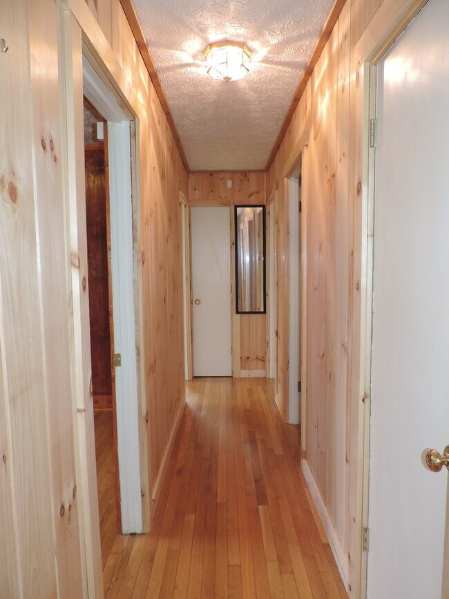 Building Photo - 3/1.5 in Vilas; Easy Access and Close to Boone!