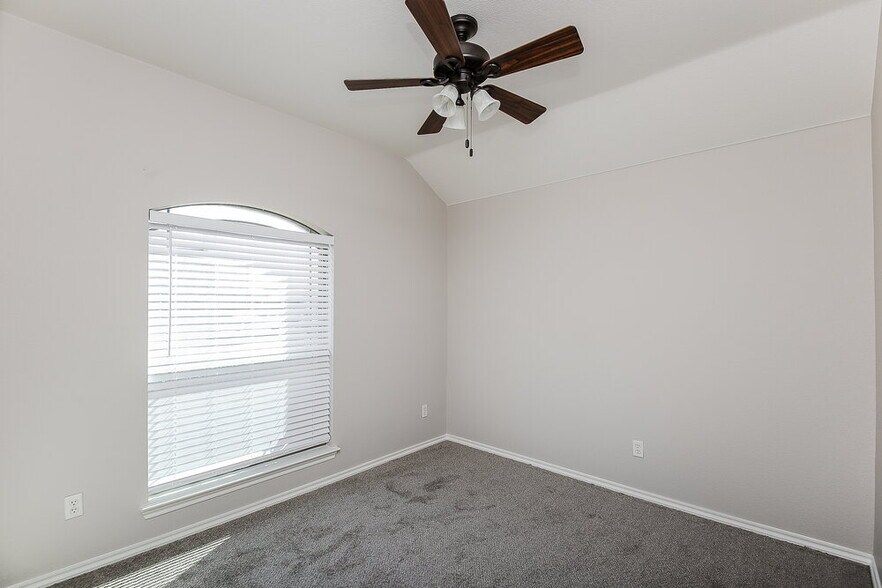 Building Photo - 12329 Hunters Cabin Ct