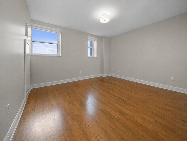 Building Photo - 850 N Lake Shore Dr