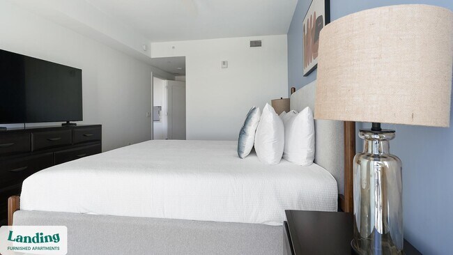 Building Photo - 1950 Mayfair St