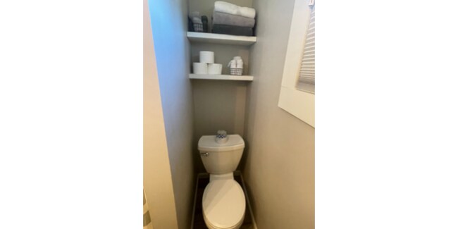 Building Photo - 1907