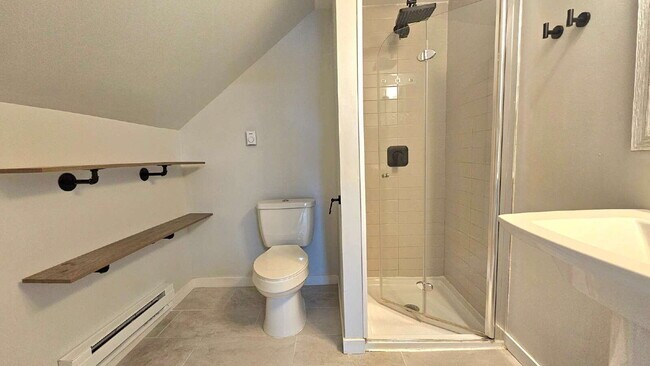 Building Photo - Beautiful 3-Bed, 3-Bath Haven with 1,901 Sq Ft of Comfort in St Louis Park with yard. 7/1/2026